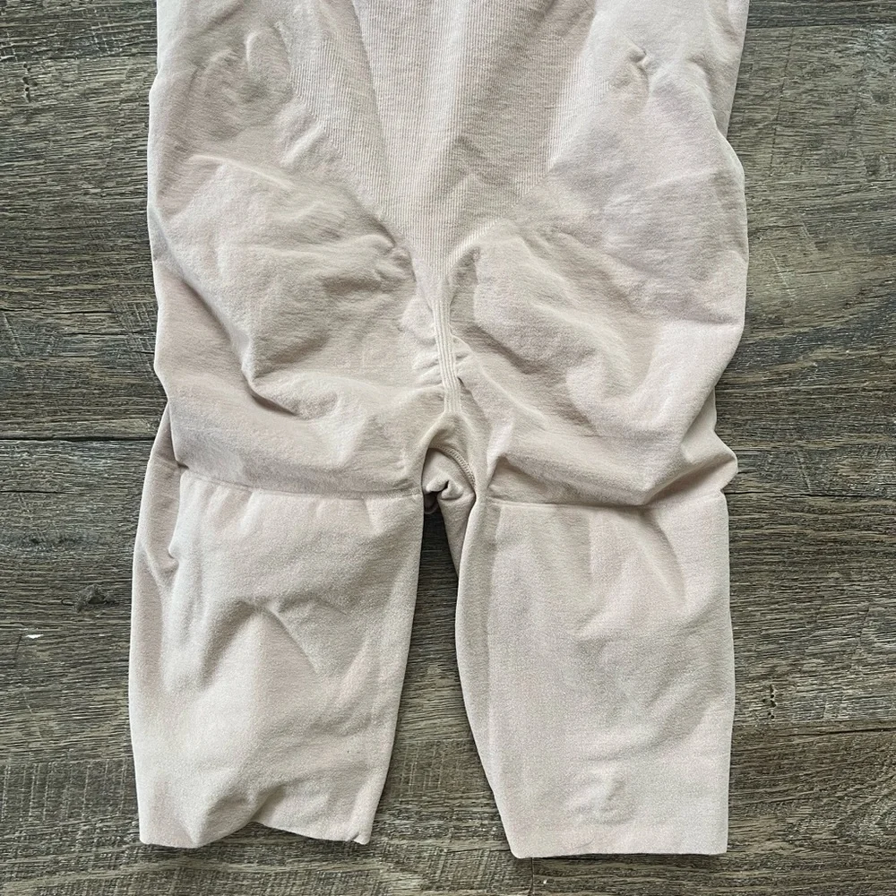 SPANX body contour